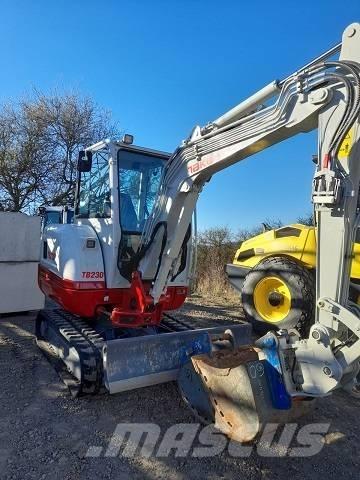 Takeuchi TB 230 Mini kotrók < 7t