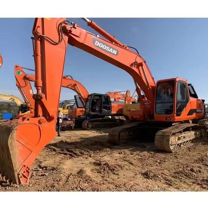 Doosan DH 225 Lánctalpas kotrók