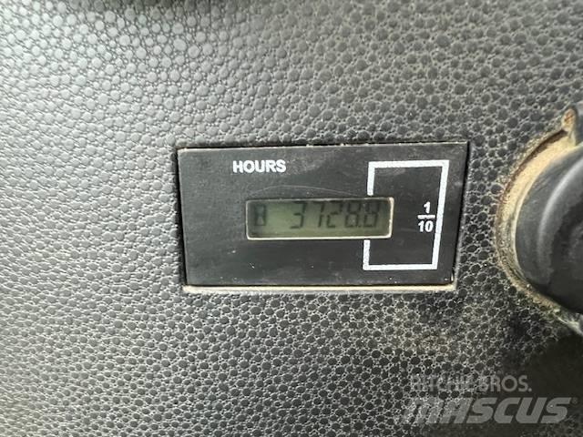 Bobcat E 57 W Gumikerekes kotrók