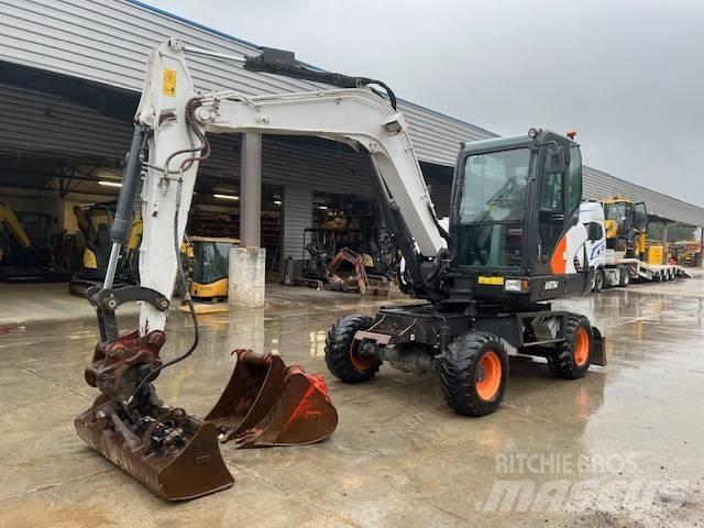 Bobcat E 57 W Gumikerekes kotrók