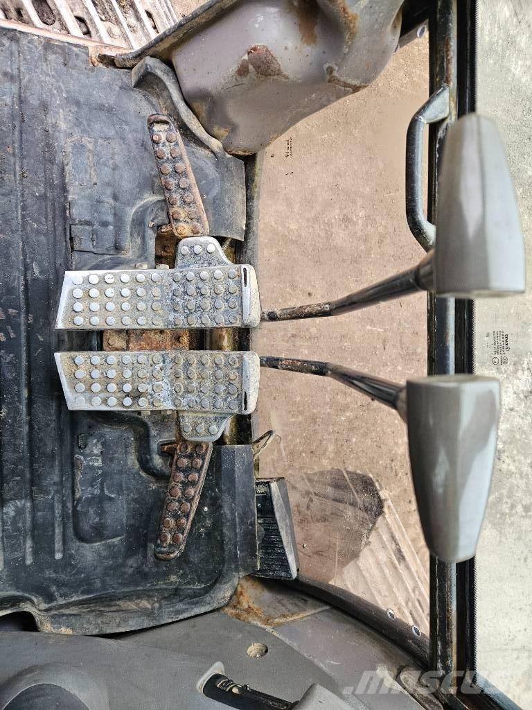 Hitachi ZX 200 LC Lánctalpas kotrók