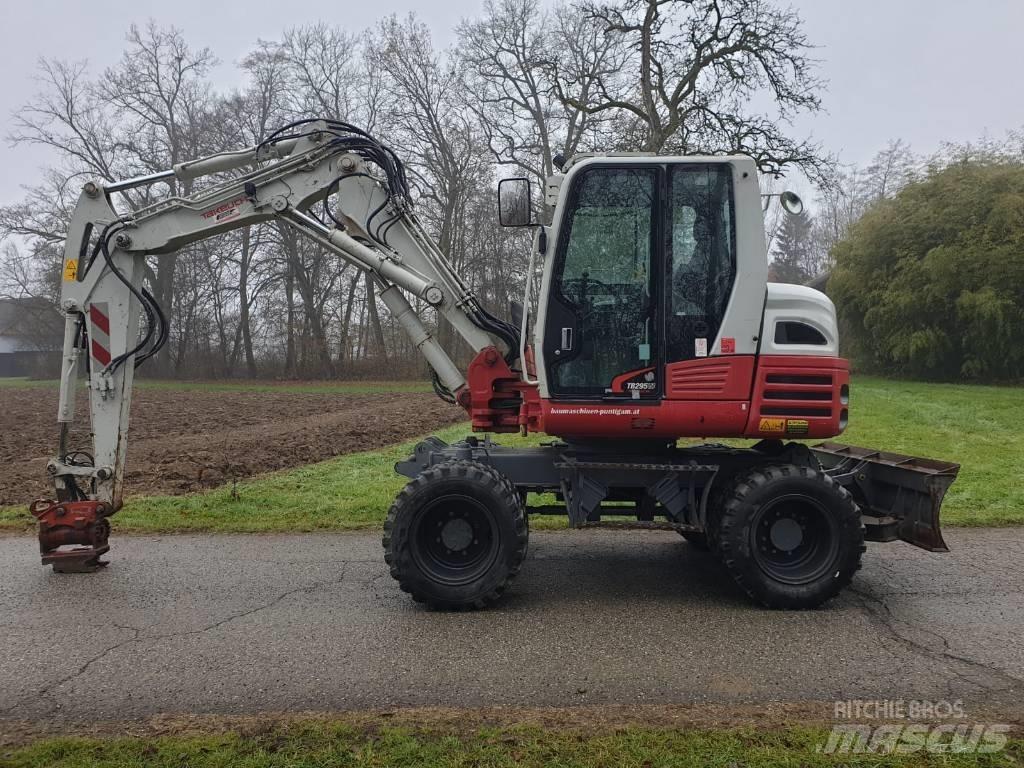 Takeuchi TB 295 W Gumikerekes kotrók