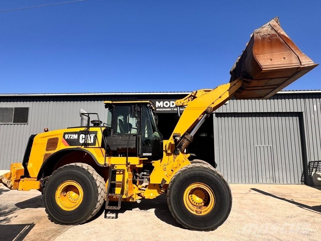 CAT 972 M Gumikerekes homlokrakodók