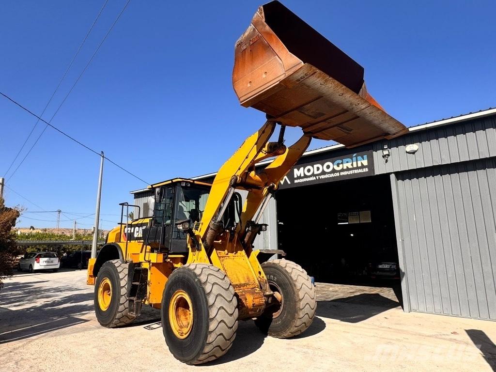 CAT 972 M Gumikerekes homlokrakodók