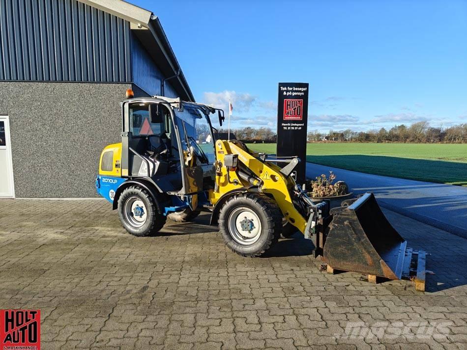 Weidemann 2070CX50 Gumikerekes homlokrakodók