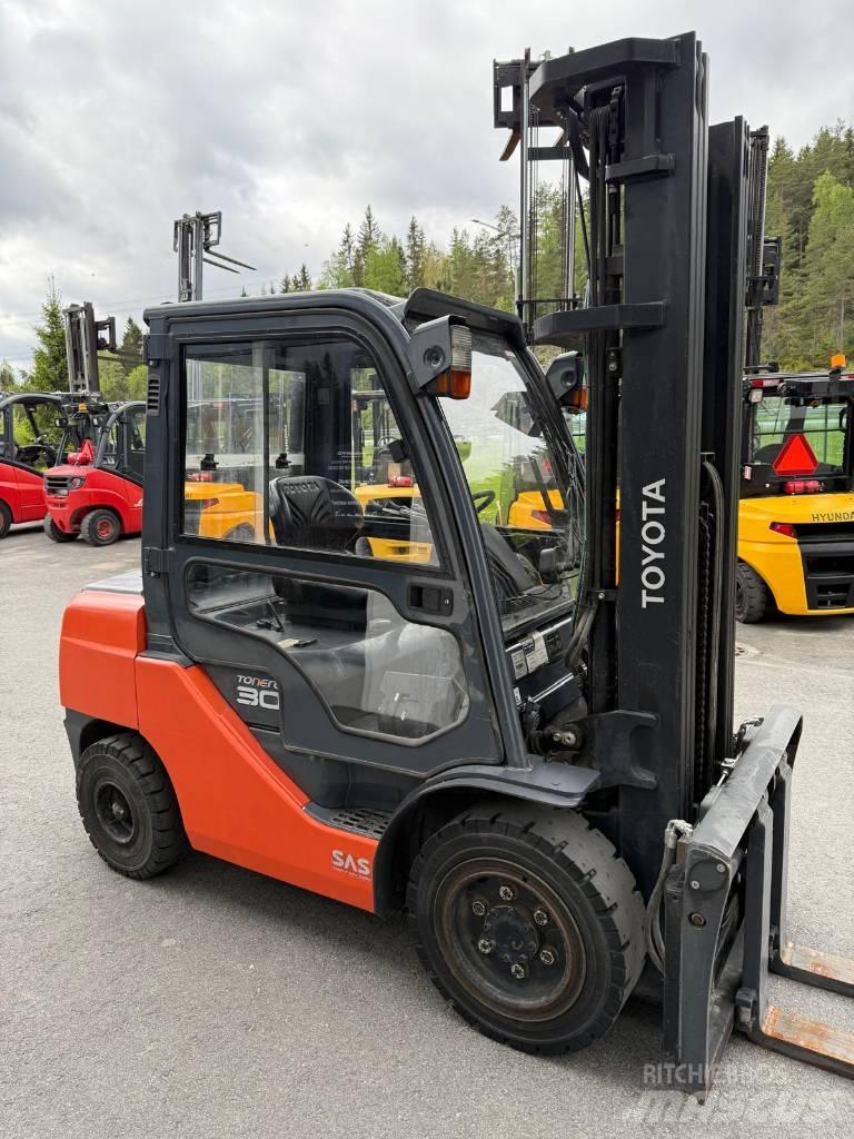 Toyota 02-8 FDF 30 Dízel targoncák
