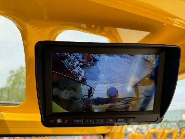 Eurotrac W12 Gumikerekes homlokrakodók