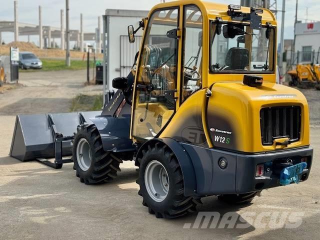 Eurotrac W12 Gumikerekes homlokrakodók