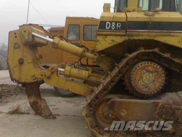 CAT D 8 R lánctalpas dózerek