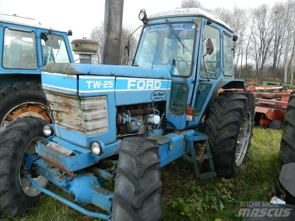 Ford TW 25 Traktorok