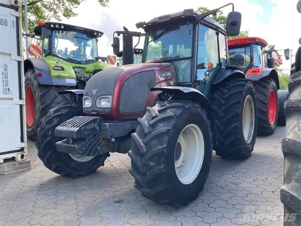 Valtra A93 Hi Tech Traktorok