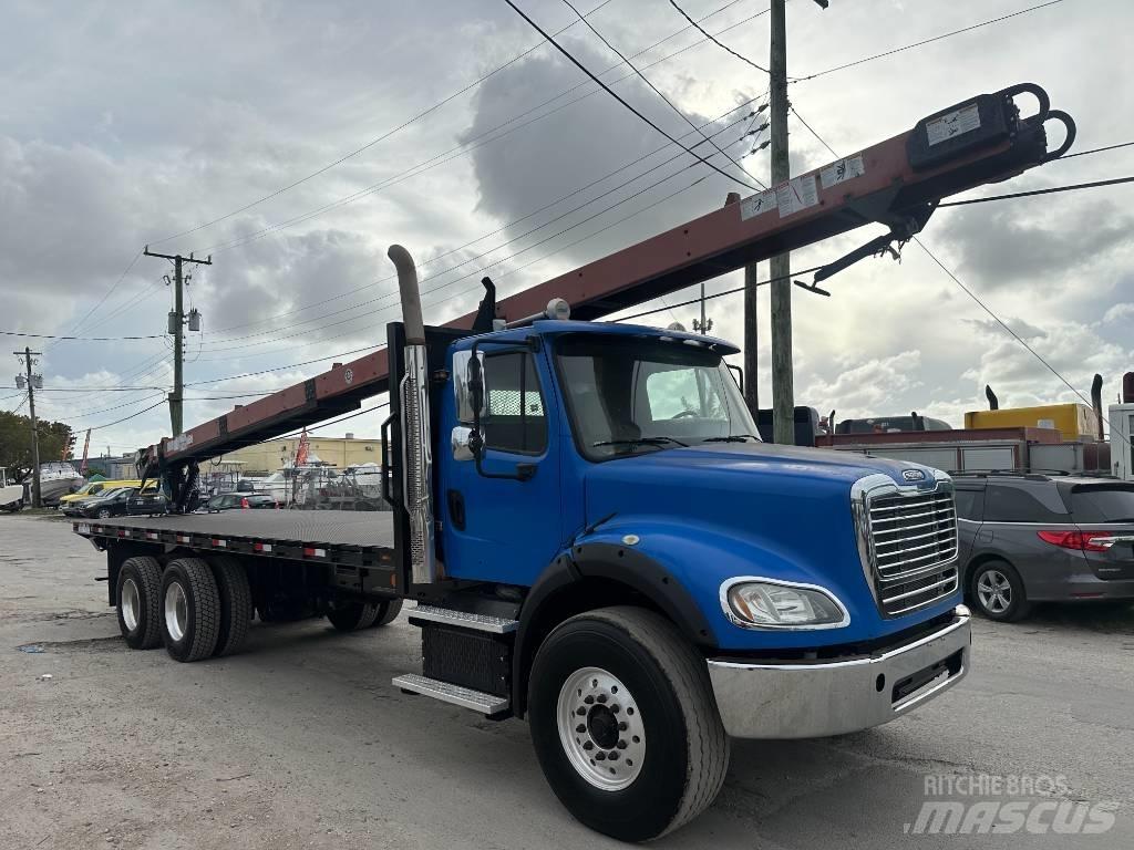 Freightliner M2 Platós / Ponyvás teherautók