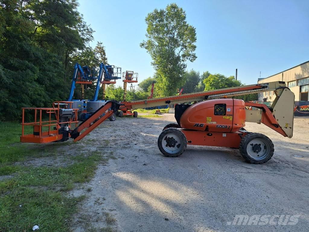 JLG 600AJ Karos emelők