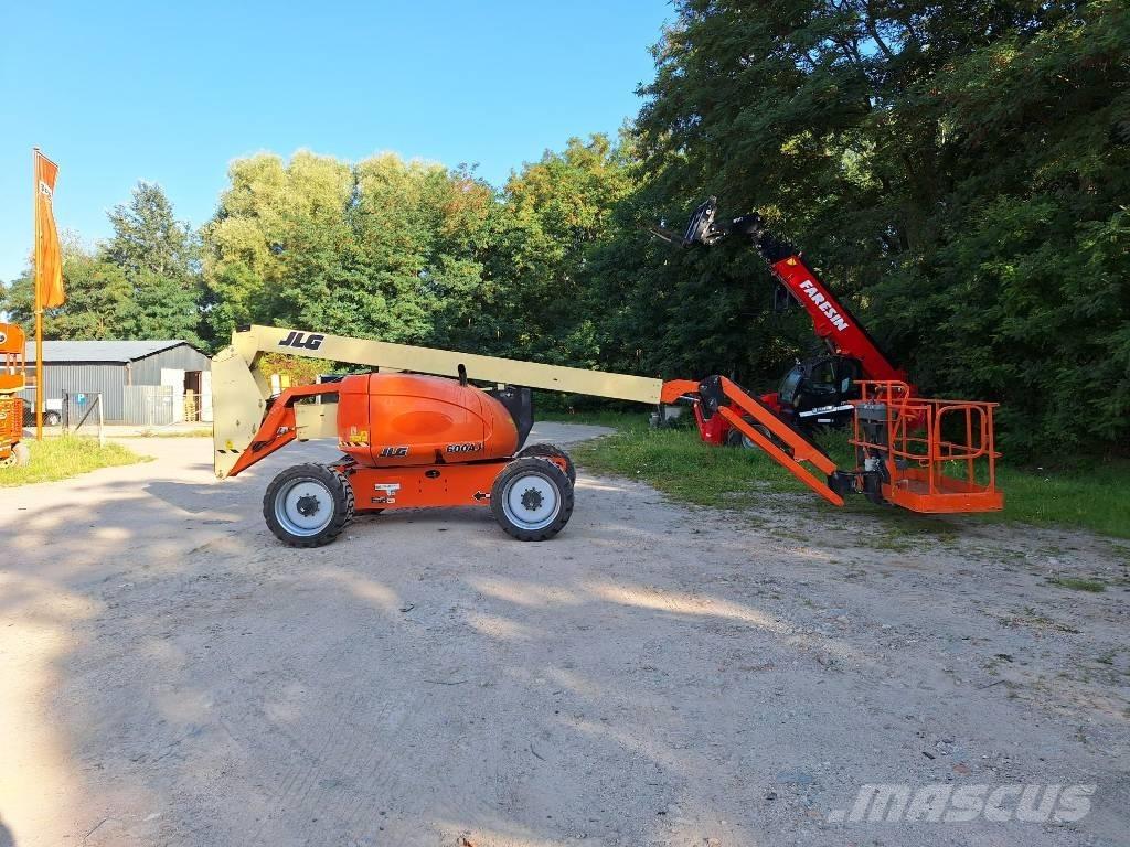 JLG 600AJ Karos emelők