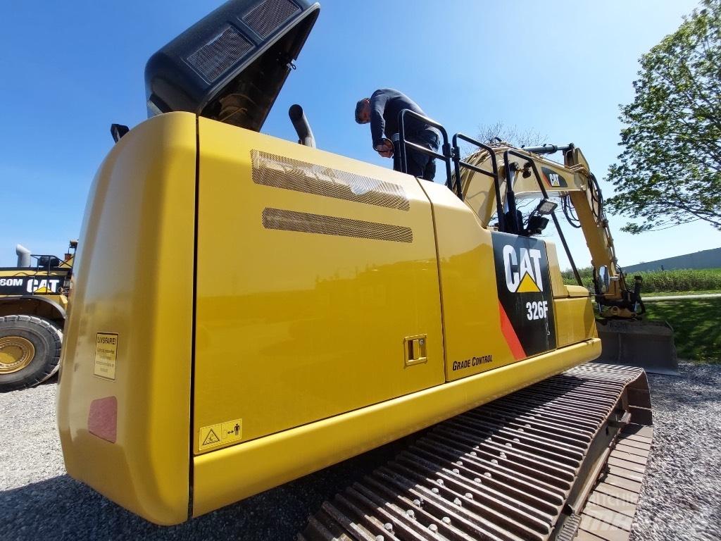 CAT 326 F L Lánctalpas kotrók