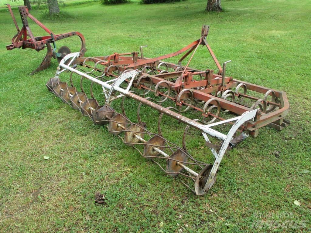 Massey Ferguson 590 Traktorok