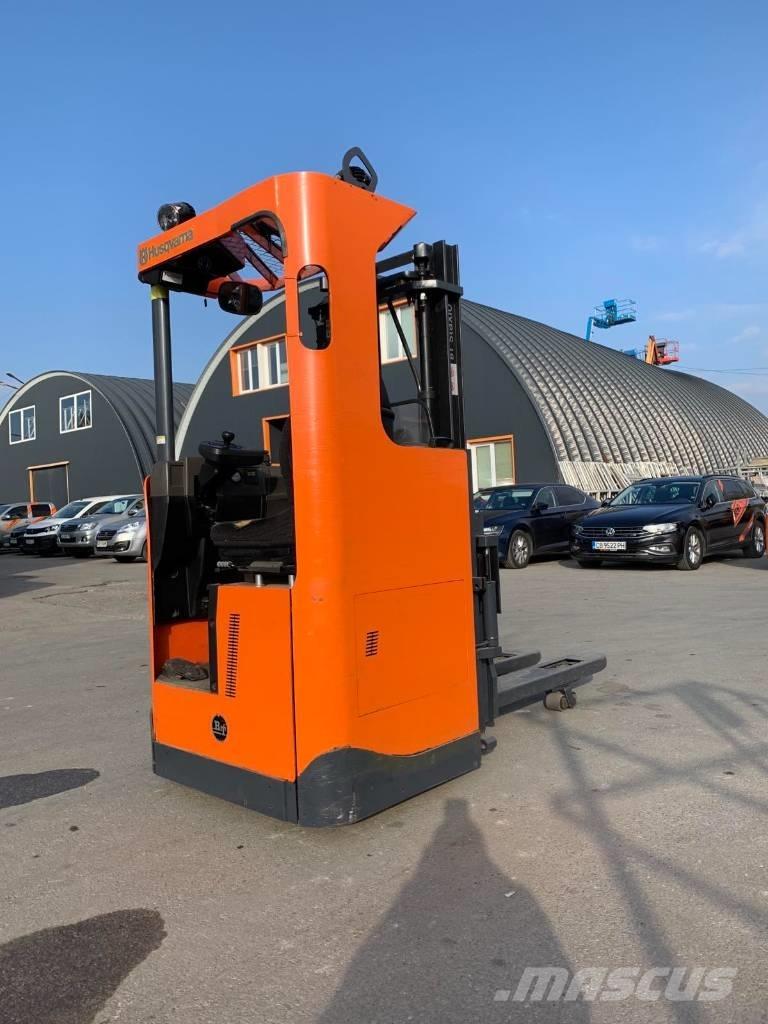 BT SRE 135 L Elektromos gyalogkíséretű targoncák