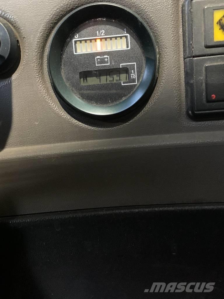 BT SRE 135 L Elektromos gyalogkíséretű targoncák