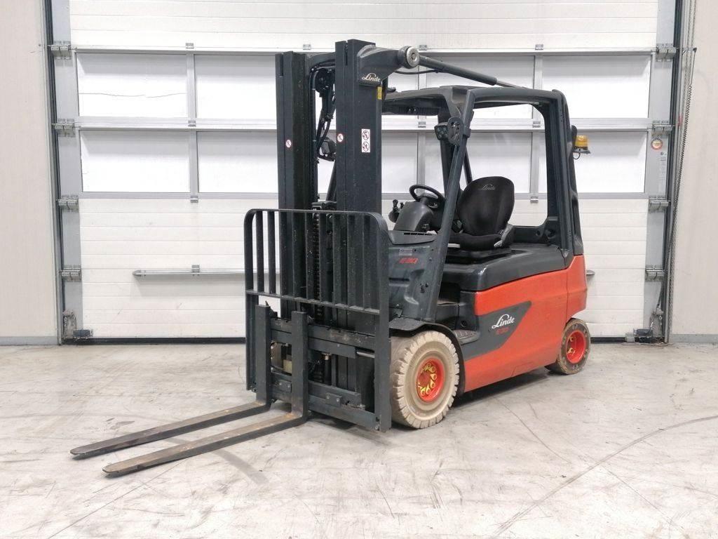 Linde E30L-01 Elektromos targoncák