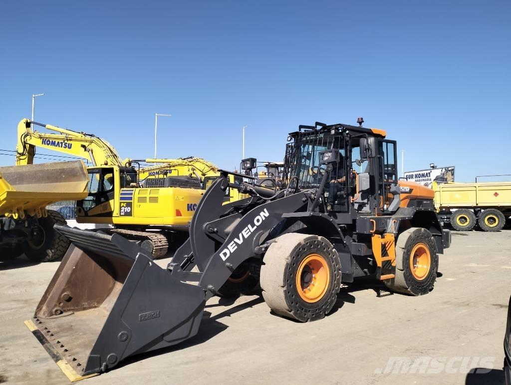 Develon DL 220-7 Gumikerekes homlokrakodók