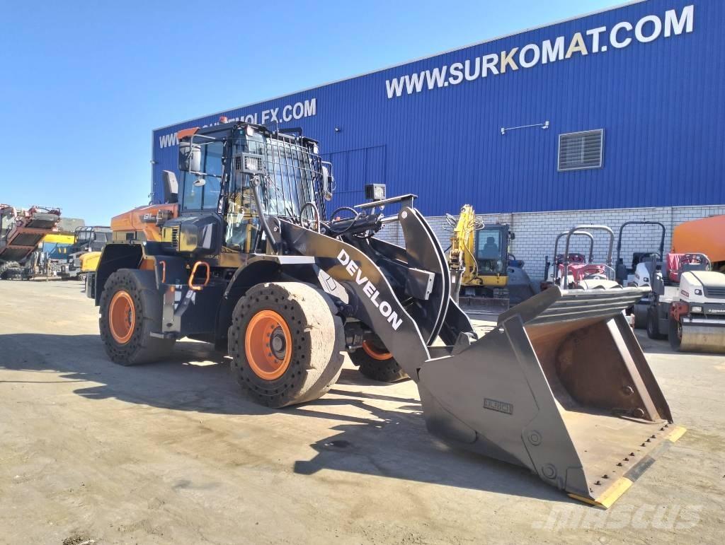 Develon DL 220-7 Gumikerekes homlokrakodók