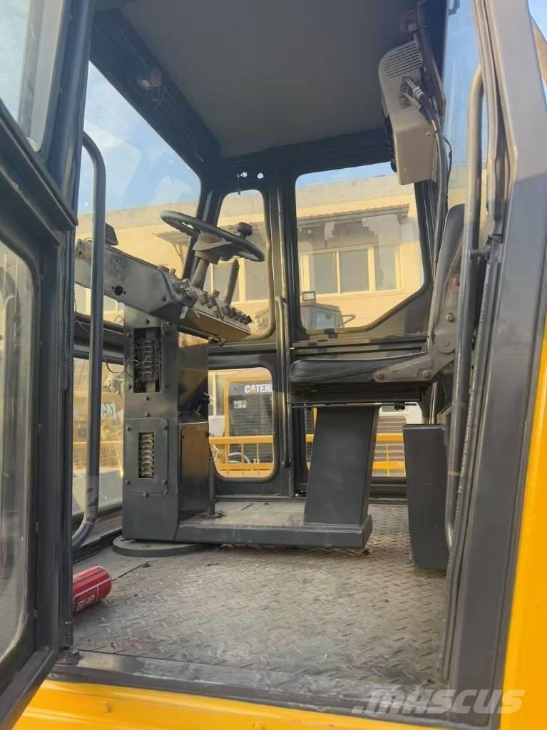 Dynapac CC 211 Egydobos hengerek