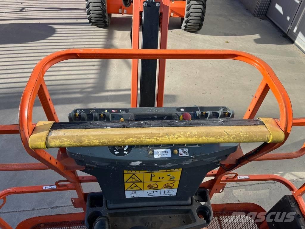 JLG 520 AJ Karos emelők