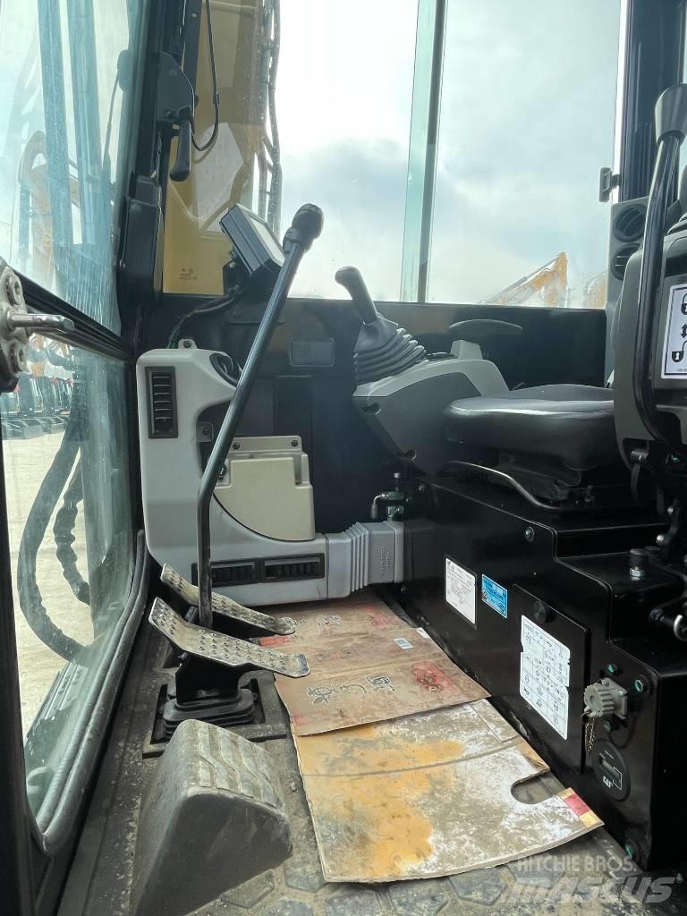 CAT 305.5 Mini kotrók < 7t