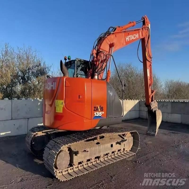 Hitachi ZX 135 Lánctalpas kotrók