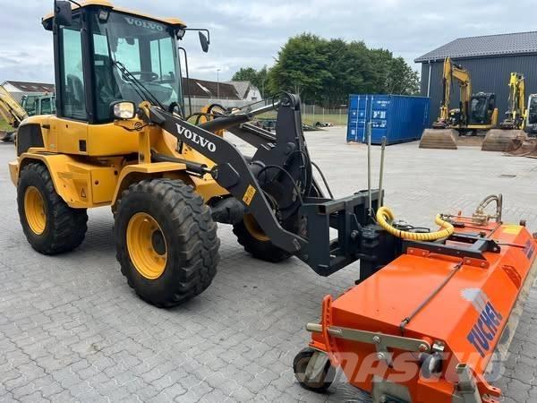 Volvo L 30 G Gumikerekes homlokrakodók