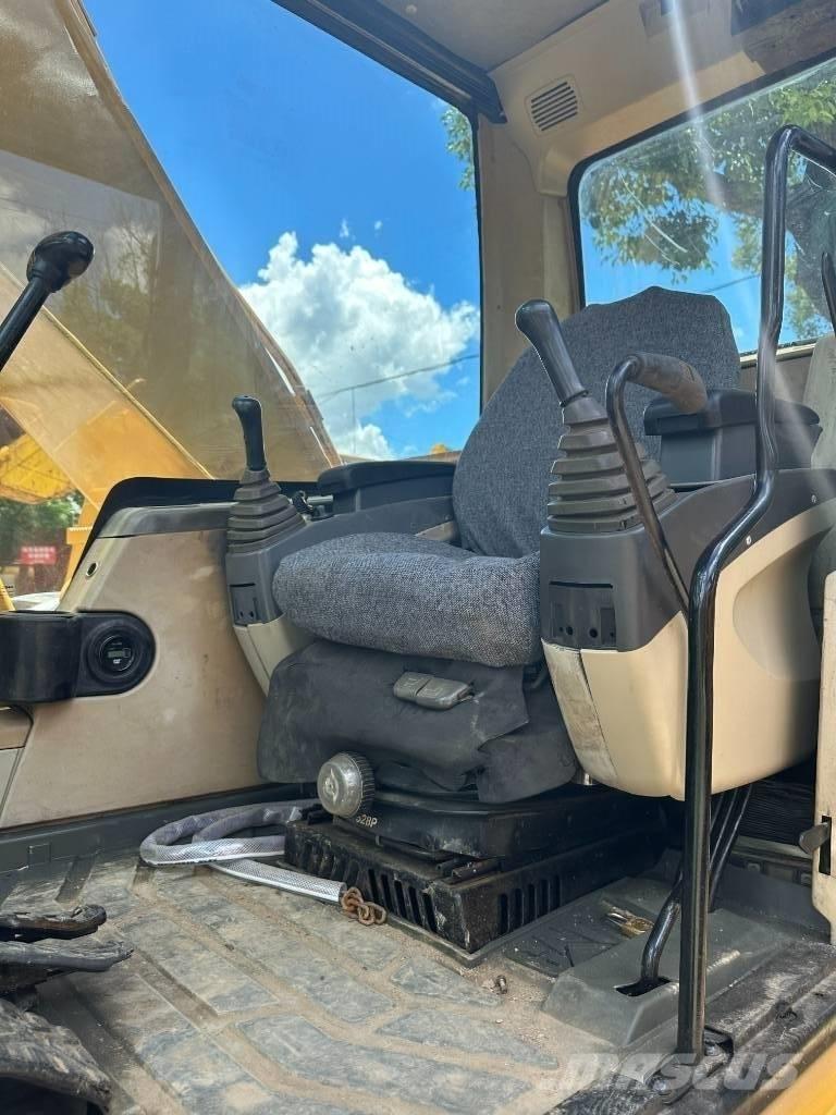 CAT 320C Közepes (midi) kotrók 7 t - 12 t