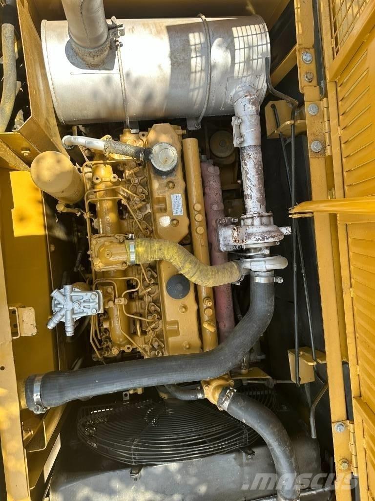 CAT 320C Közepes (midi) kotrók 7 t - 12 t