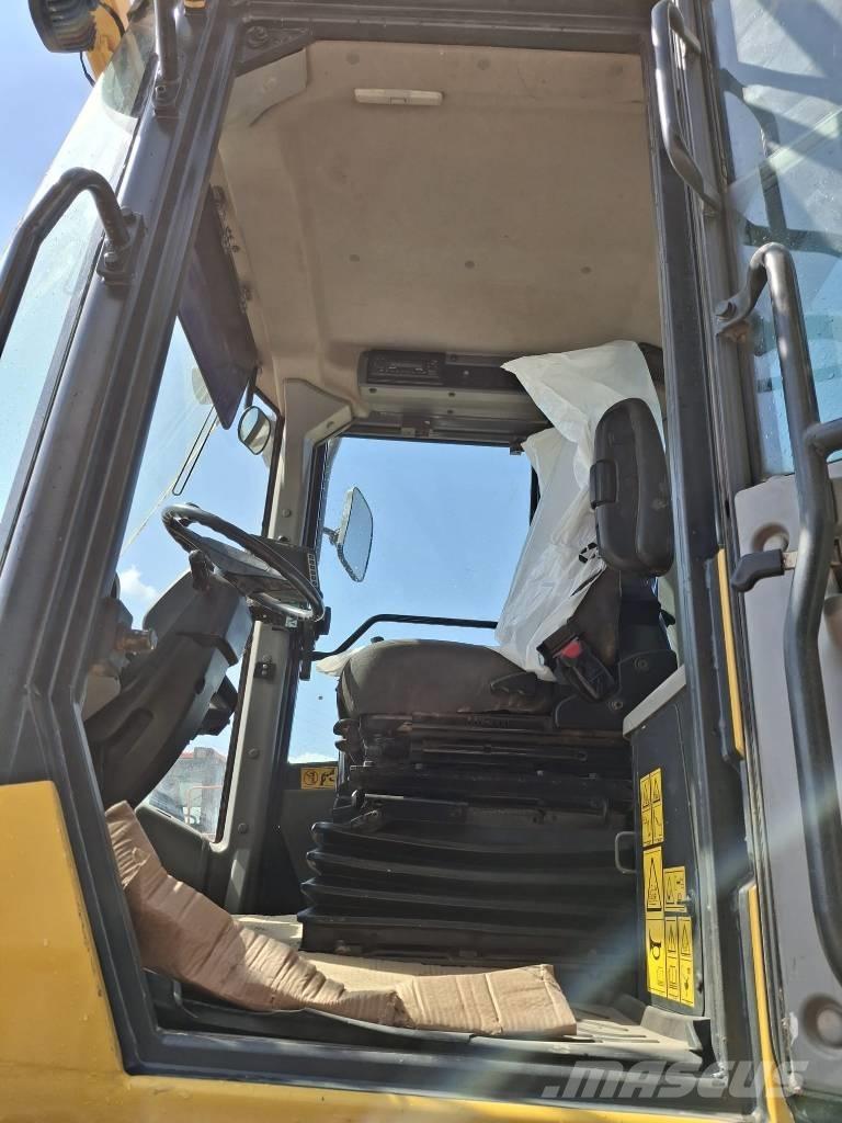 Komatsu WA 380-8 Mini homlokrakodók