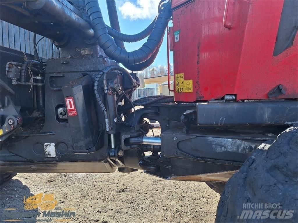 Komatsu 895 Betakarítók