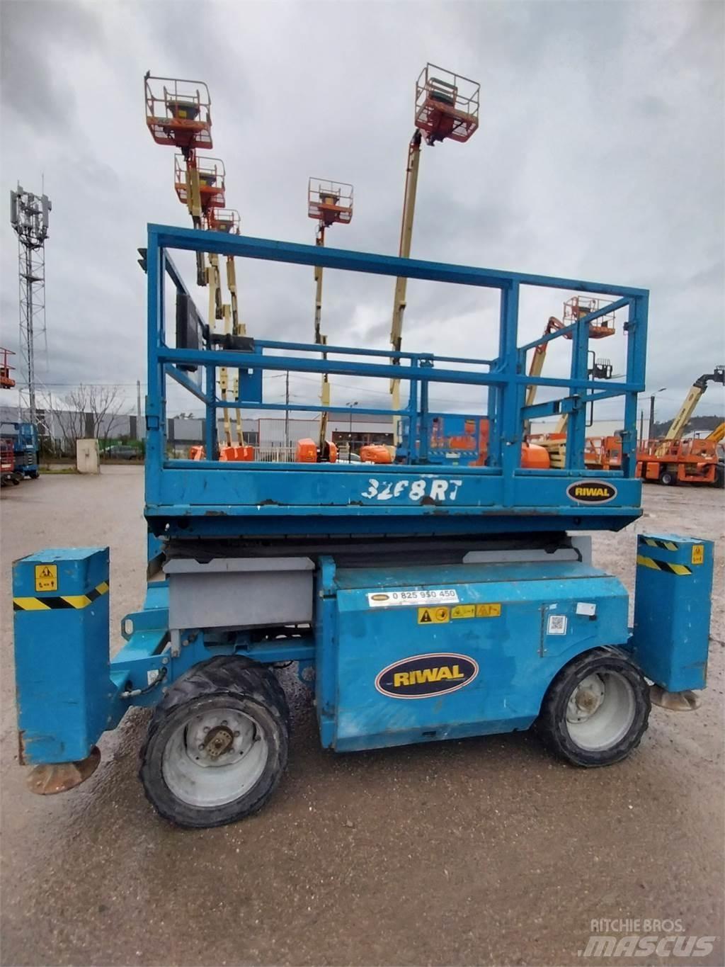 Genie GS3268RT Ollós emelők