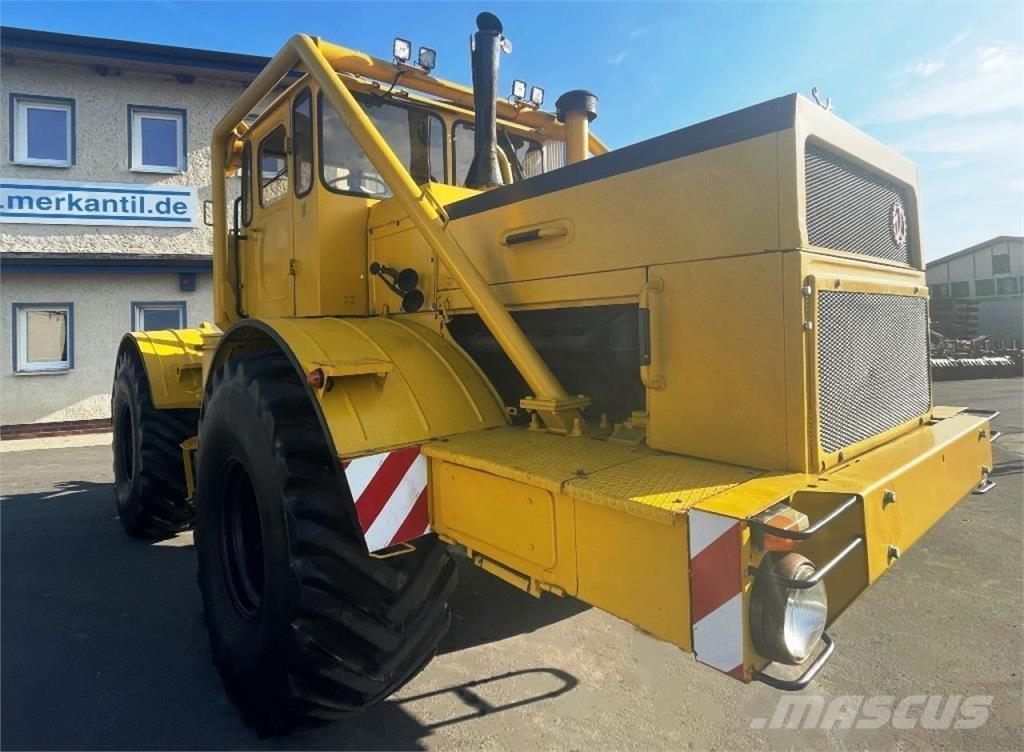 Kirovets K700A V8 Traktorok