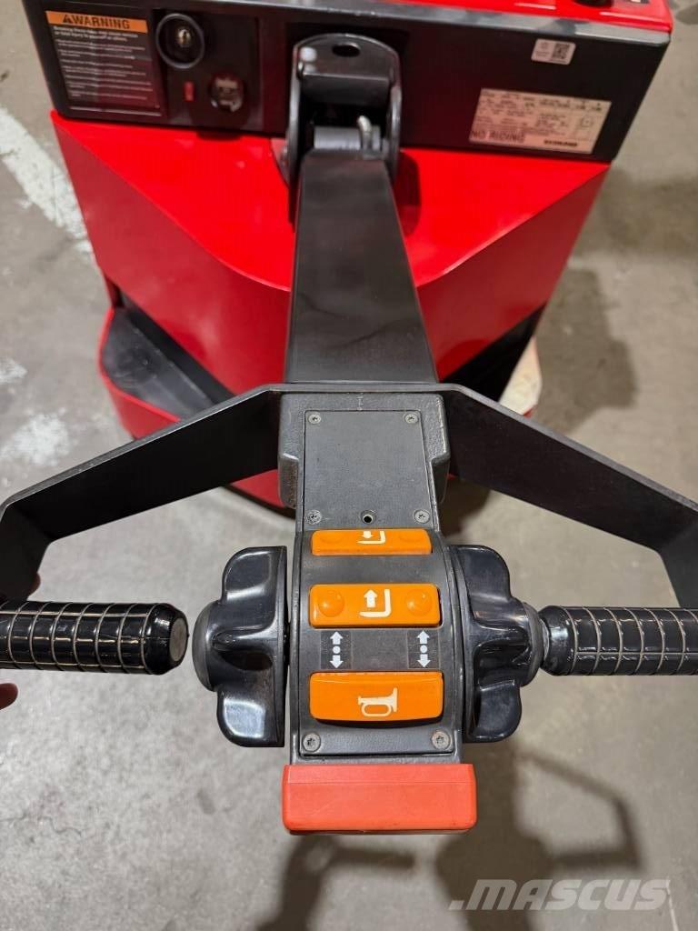 Raymond RSS40 Elektromos gyalogkíséretű targoncák