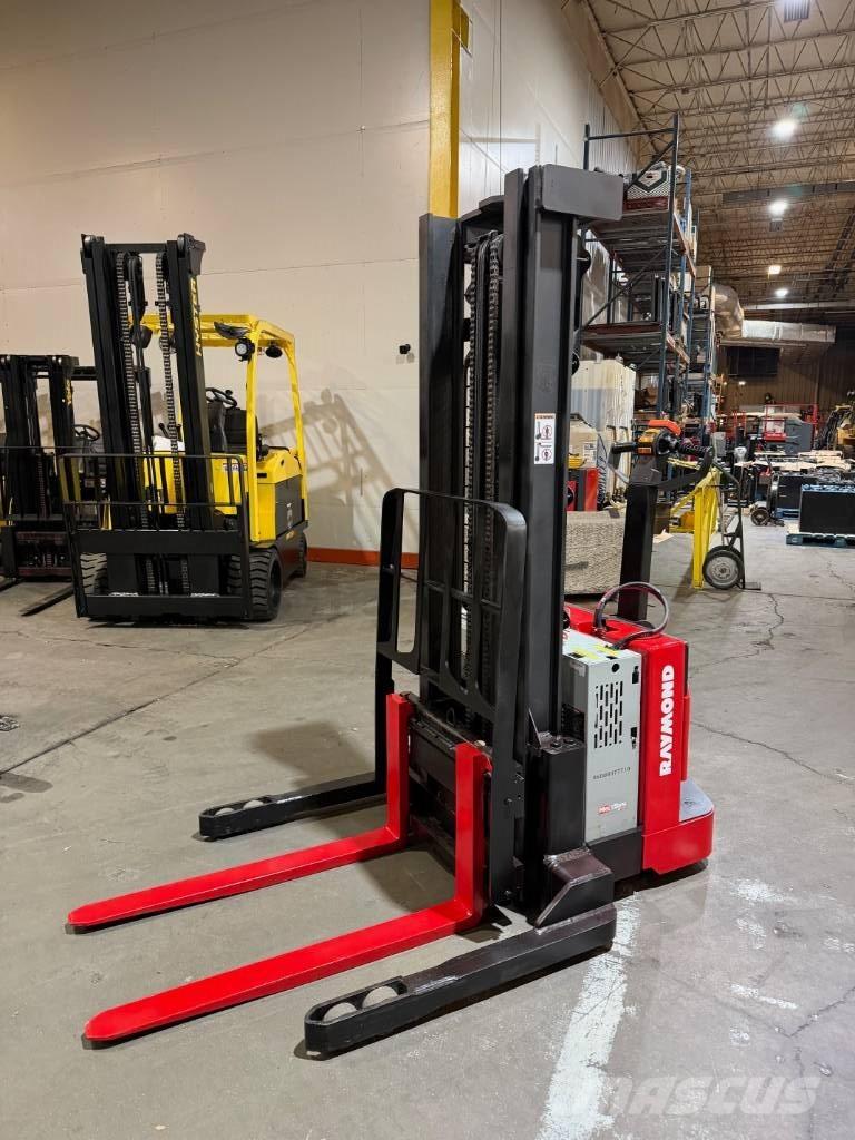 Raymond RSS40 Elektromos gyalogkíséretű targoncák