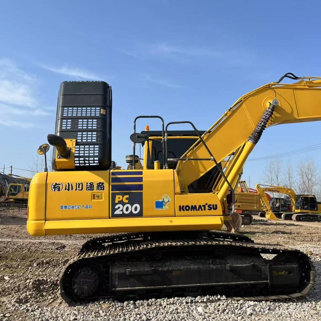 Komatsu PC 200 Lánctalpas kotrók