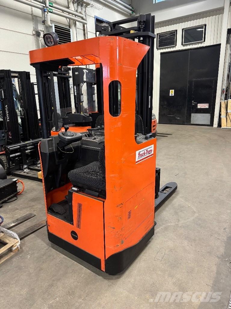 Toyota SRE135L Elektromos gyalogkíséretű targoncák