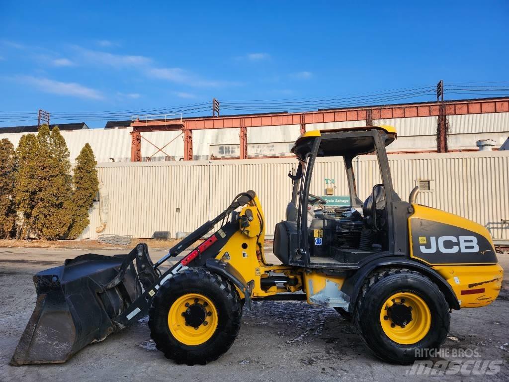 JCB 406 B Gumikerekes homlokrakodók