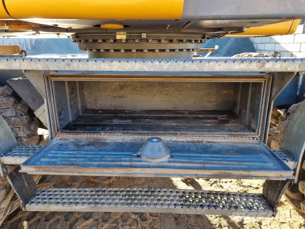 Liebherr A 918 Gumikerekes kotrók