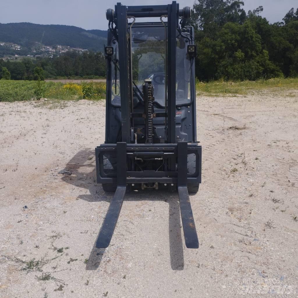 Linde E 25 Elektromos targoncák