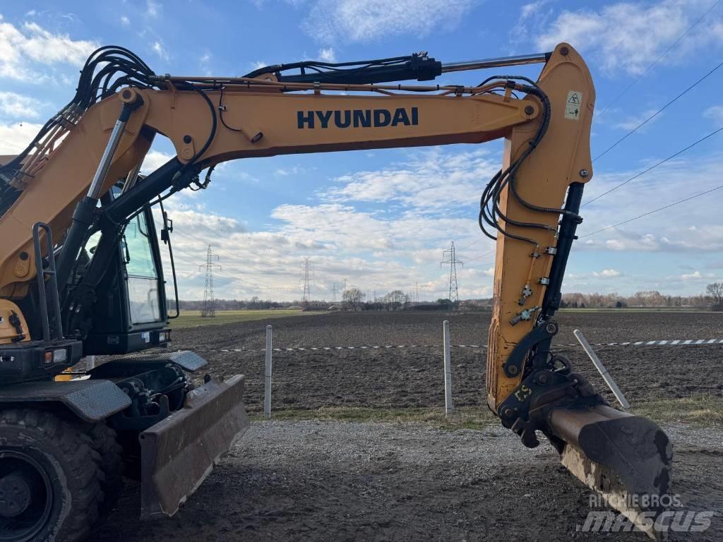 Hyundai HW140 Gumikerekes kotrók