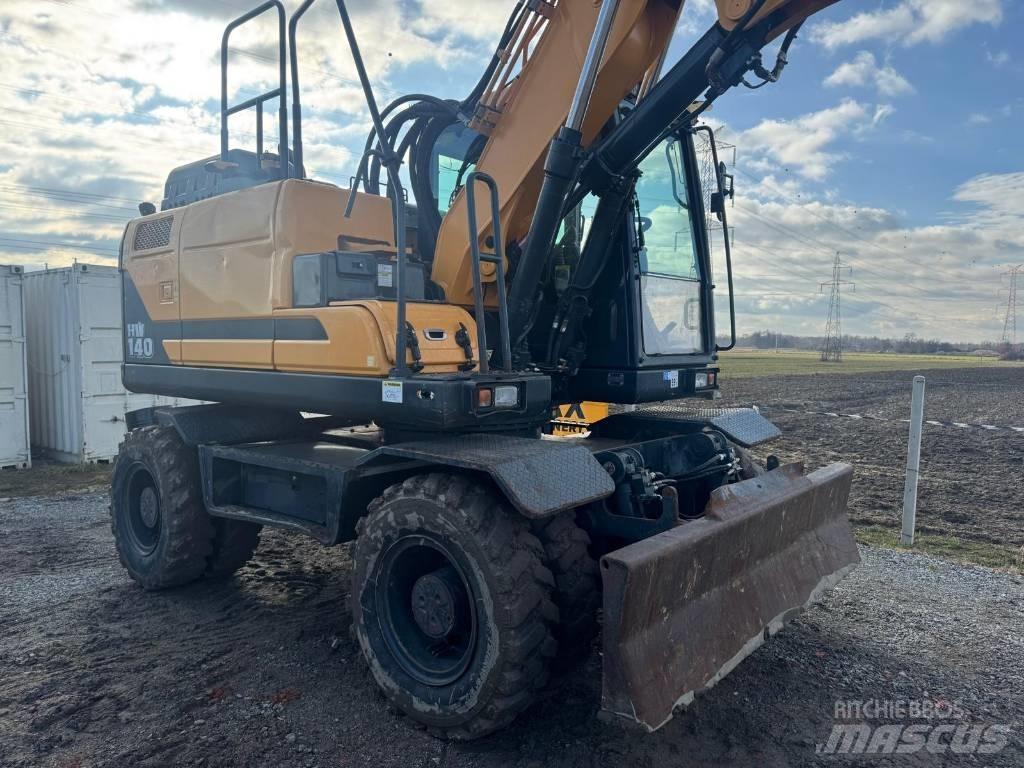 Hyundai HW140 Gumikerekes kotrók