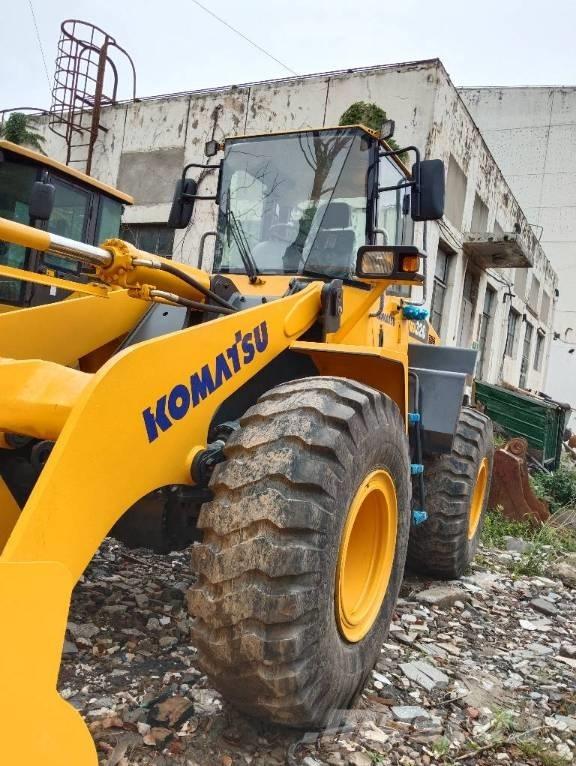 Komatsu WA 320-5 Gumikerekes homlokrakodók