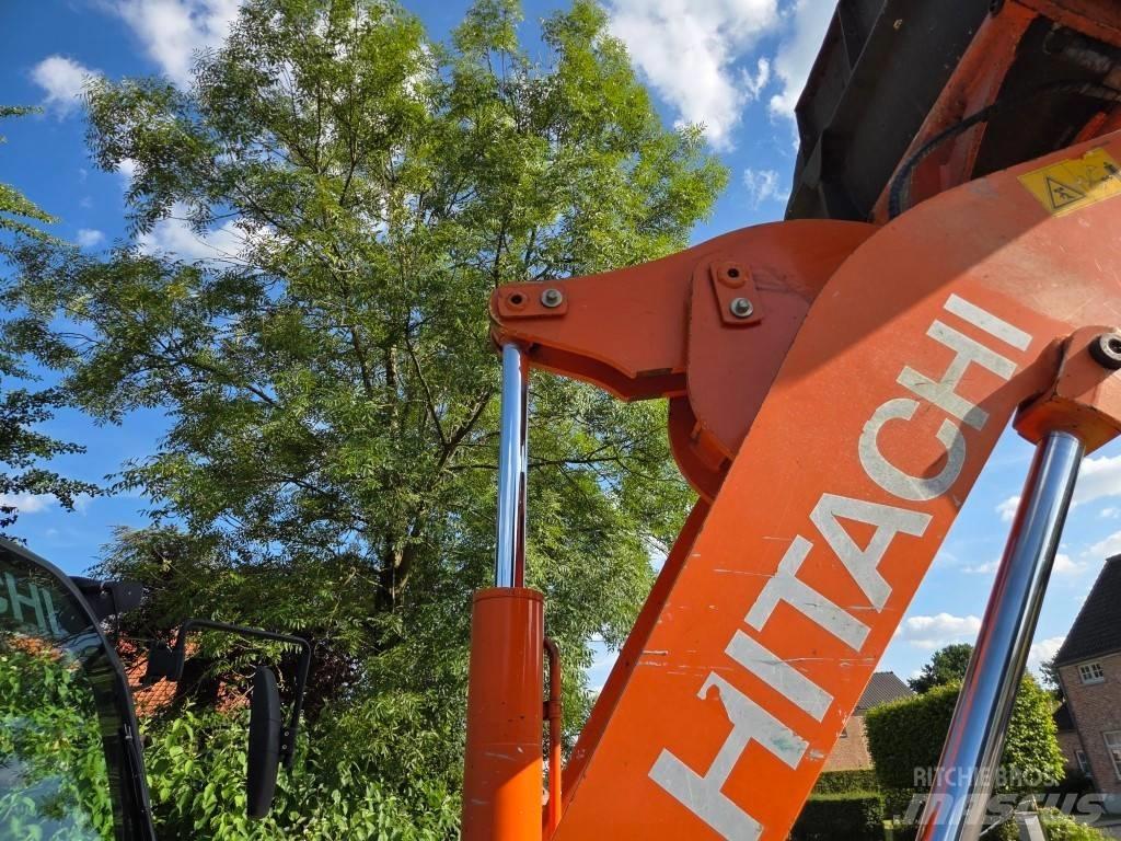 Hitachi ZW 75 Gumikerekes homlokrakodók