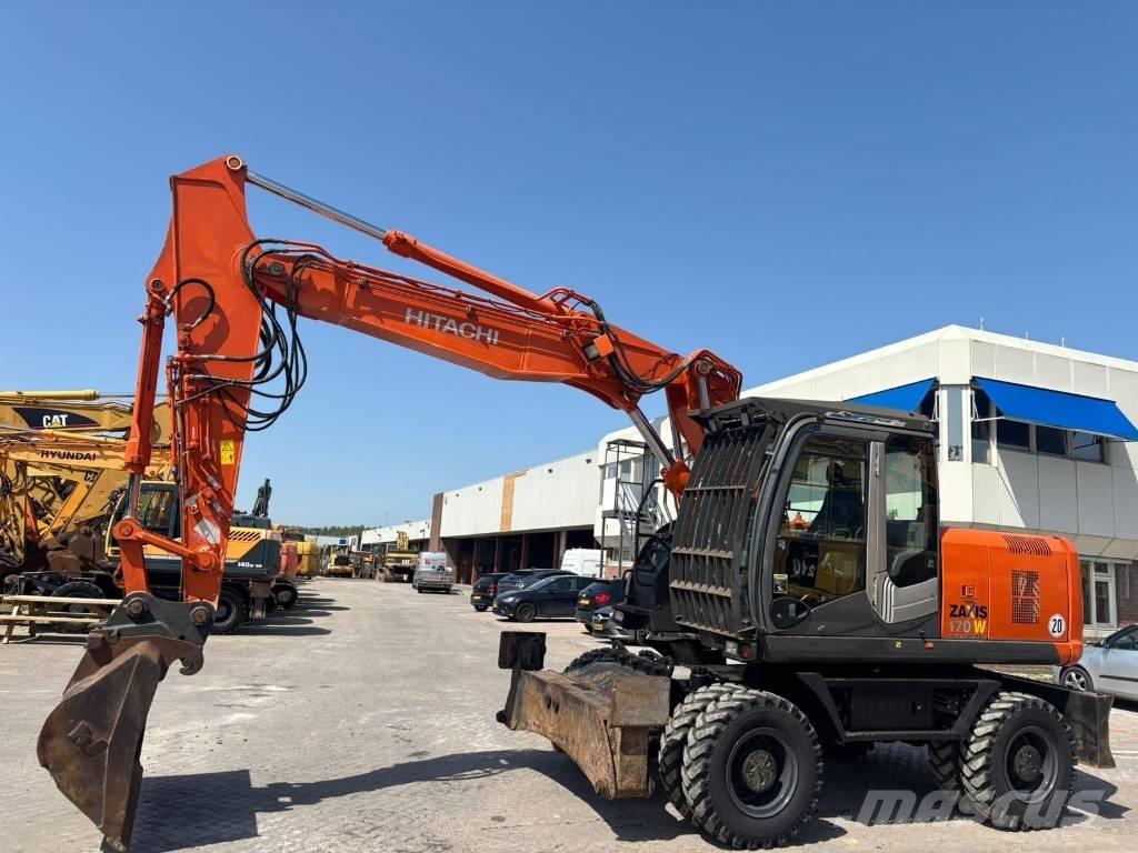 Hitachi ZX 170 W-3 Gumikerekes kotrók
