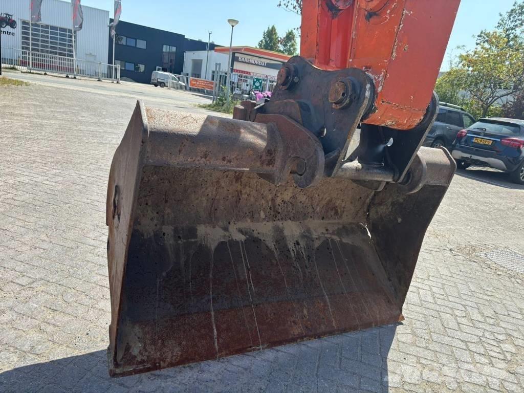 Hitachi ZX 170 W-3 Gumikerekes kotrók