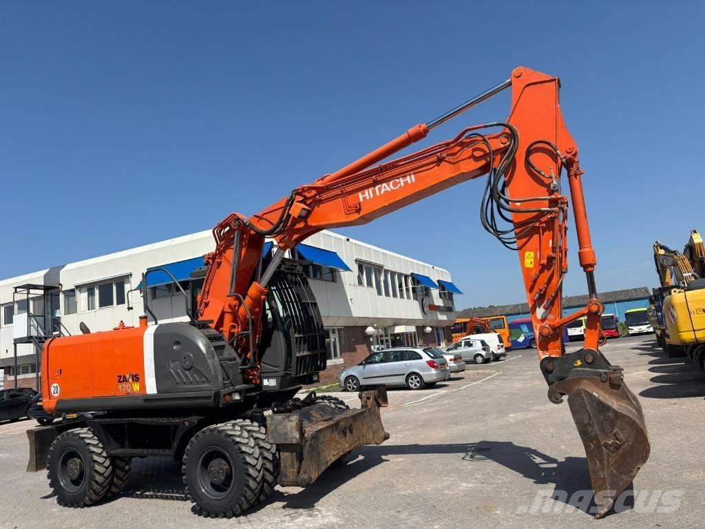 Hitachi ZX 170 W-3 Gumikerekes kotrók